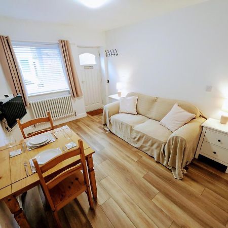Blossom Holiday Lets - 94 Roseberry Cottages Guisborough Eksteriør billede